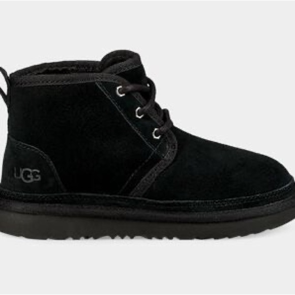 UGG Other - Ugg Neumel II Boot in black big kids size 4